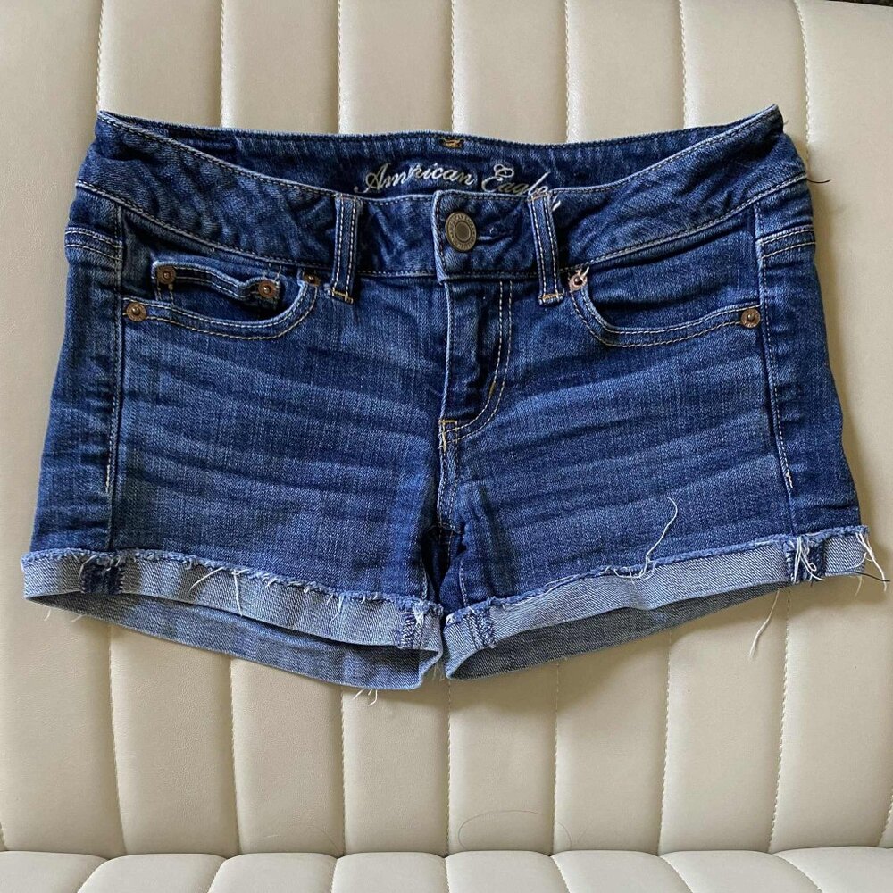 AMERICAN EAGLE Denim Shorts (Size: 2) EUC